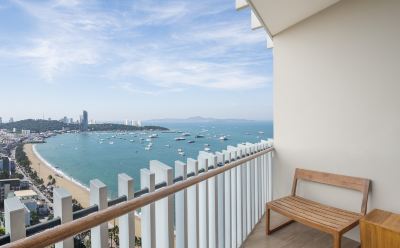 デラックスオーシャンビュールーム(キング) ヒルトン パタヤの写真