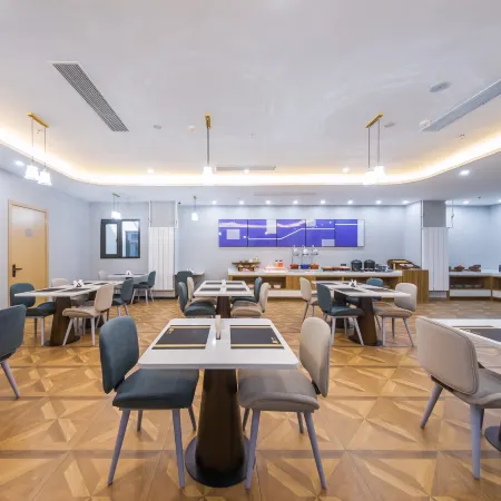 Elong R.YUN Hotel (Tianshui Railway Station Shangbu Road Pedestrian Street)