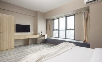 Xuanyue Hotel (Wuyi Square IFS International Financial Center) - Housity
