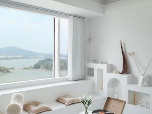 Shicheng Xiaozhu Xuanwu Lakeview Serviced Apartment