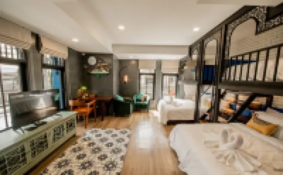 ลิณญ์ลัณญ์โฮสเทลแอนท์คาเฟ่