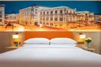 Vienna Hotel ( Xiangyang Greenland Fun City Global City Shop) - balcony