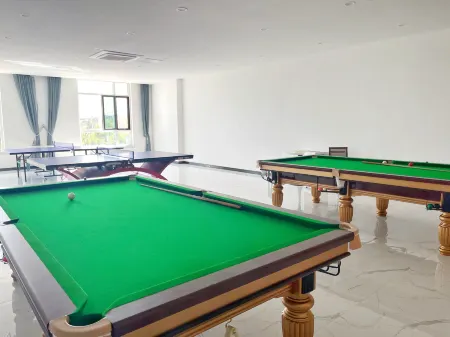 Huali Qianshuiwan Seaview Holiday Apartment Отели рядом с достопримечательностью «Yashashuisheng Botanical Garden»