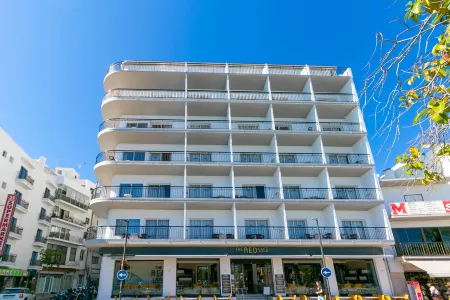 The Red Hotel - Adults Only