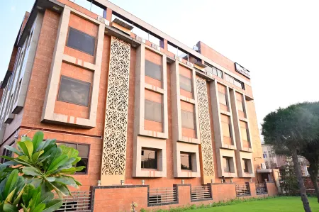 The Dwelling Inn Отели рядом с достопримечательностью «ЮНИВЕРСИТИ ШАРДА»