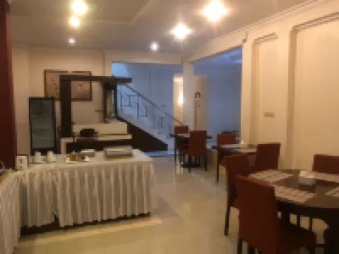 莫妮卡酒店 北托拉查縣酒店