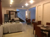 Monika Hotel Hôtels à : Kesu