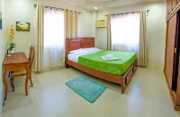 Crystal Shore Beach Resort Powered by Cocotel Hotel di Bagac