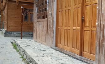 Rongjiang Laiyang Homestay (Dali Dong Village)