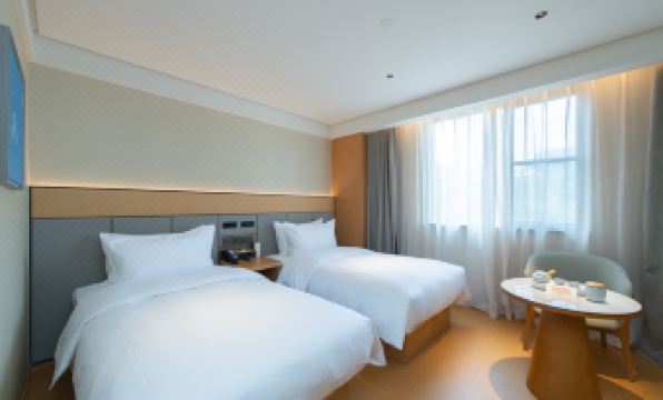 JI (Guangzhou Beijing Road Pedestrian Street Cangbian Road)