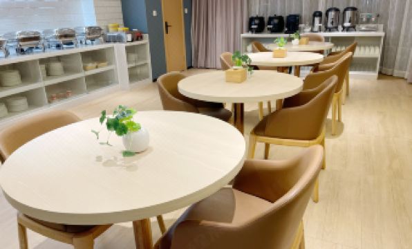 ECHIC X Mercure (Guangzhou Beijing Road Tianzi Wharf Branch)