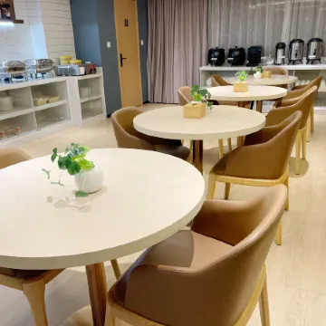 Linghui Mercure (Guangzhou Beijing Road Tianzi Wharf)