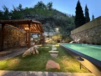 Huangguoshu Shansheng Sanshe Homestay - ที่มีสระว่ายน้ำ