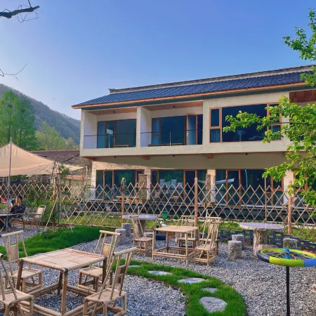 Liuba Chuyuxuan Homestay
