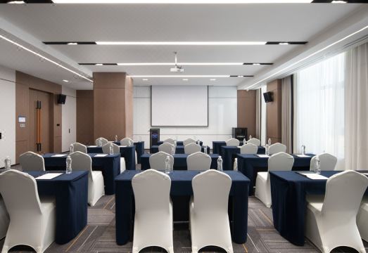 1. 햄튼 바이 힐튼..