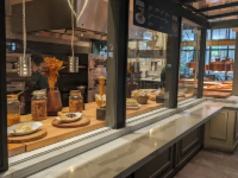 อีจี ไพรเวท เฮาส์ - บีจีซี อัพทาวน์ โรงแรมในตากิก