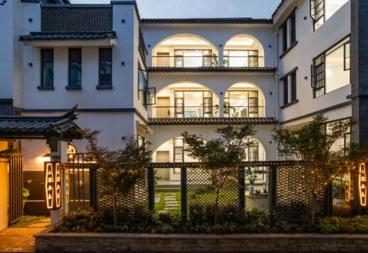 大理山茶半岛民宿外景图