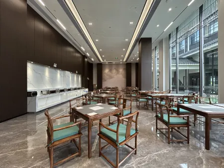 XINXING TONG SHUN HOTEL Отели в г. Синьсин