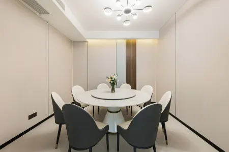 SWEETS Candy House | Sleep by the Stream & Private Hot Spring Designer Luxury Boutique Resort Отели рядом с достопримечательностью «shi ling cun»