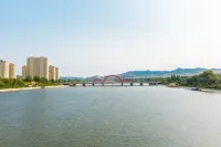 Beipiao Qiyu Theme Hotel