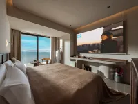 THE Lake View Hotels near Caicun