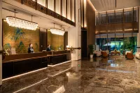 LEEZY HOTEL