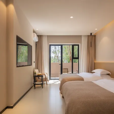 Dunhuang Yuncheng Zaiye Homestay (Mingsha Mountain & Crescent Spring Scenic Area Branch)