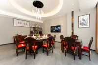 Daolang Tribe Grand Hotel (Bainiao Lake Wanda Plaza)