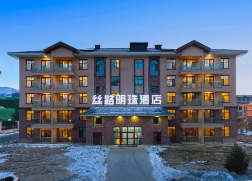 Bole Silk Road Pearl Hotel (Sailimu Lake Scenic Area)