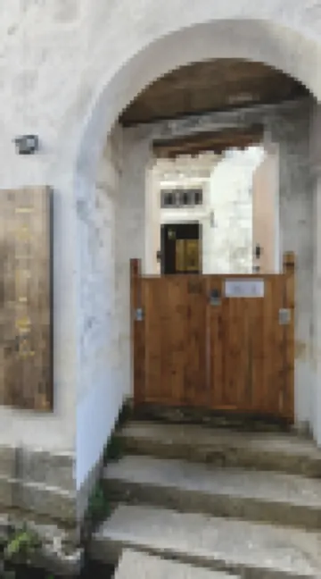 One Journey One Walk One World Chinese Inn (Chengkan Ancient Town) Hotels near Cheng Kan