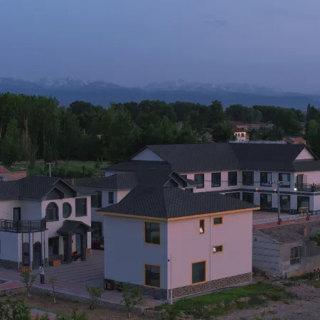 Tekes Zhuangyuange Homestay