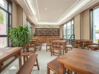 Chushan Residence · Courtyard-Style Hotel | Mellow · Soft · Garden Boutique Stay (Tekes Bagua City) فنادق في ته كه سى