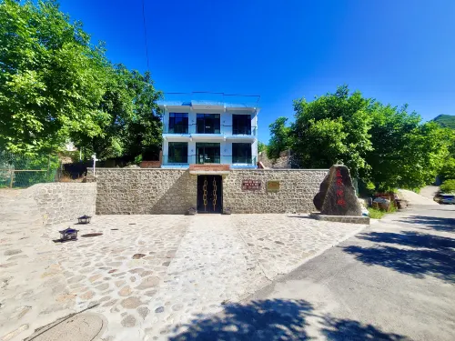 Jiaojie Riverside Homestay - 프라이빗 풀