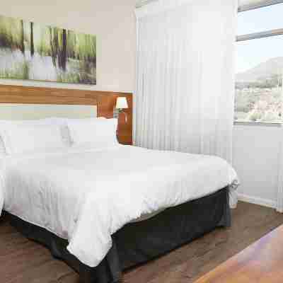 DoubleTree by Hilton Cape Town - Upper Eastside Rooms