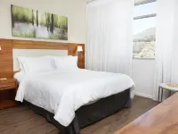 DoubleTree by Hilton Cape Town - Upper Eastside Hotels near Bishopscourt