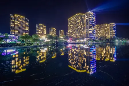 Lihai Holiday Apartment Hotel Отели рядом с достопримечательностью «Hailing Island National Wetland Park of Mangrove Forest»