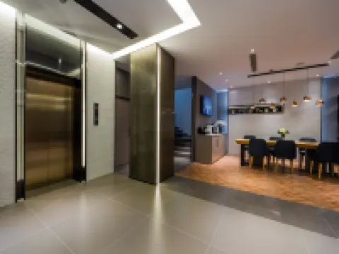 Homeinn Selected Hotel (Shanghai Nanjing Road Pedestrian Street The Bund Center) Hotels in Shanghai