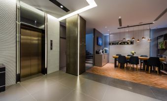 Homeinn Selected Hotel (Shanghai Nanjing Road Pedestrian Street The Bund Center)