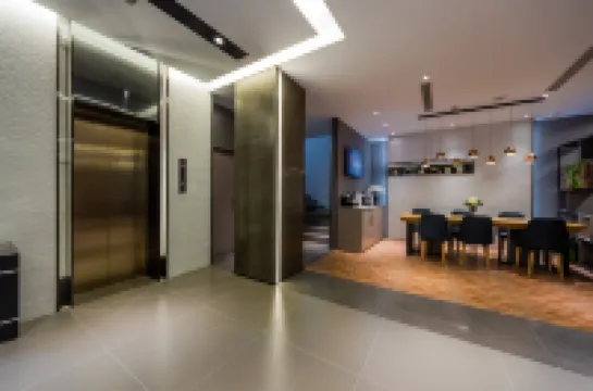 Homeinn Selected Hotel (Shanghai Nanjing Road Pedestrian Street The Bund Center) Hotels in Shanghai