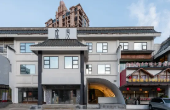 情侶南路虛度小築客棧（海濱泳場店） 海上看珠海附近的飯店