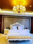 Maple Leaf Hotel Hotel di Yiliang