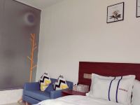珠海港澳度假公寓 - 山景精品大床房