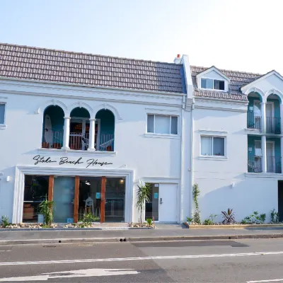 Stoke Beach House Hotels near Fergusons Boatshed