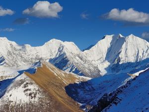 Tianxin Hotel (Kangding Xinduqiao Observation Deck)