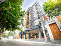 Spittze Hotel Pratunam Hotels near CrewAcademy