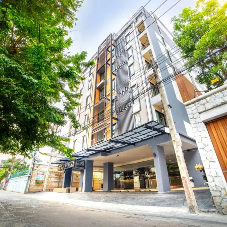 Spittze Hotel Pratunam Отели рядом с достопримечательностью «Станция надземного метро Siam»