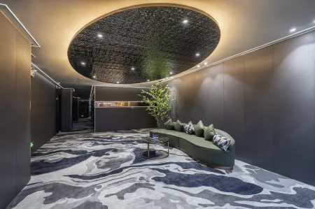 Lefu Design Hotel (Zhanjiang Dingsheng Plaza Huaduhui Branch) Отели рядом со станцией Zhanjiang Railway Station