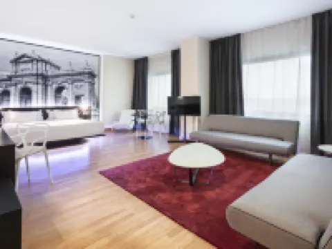 B&B Hotel Madrid Aeropuerto T4 サン・セバスティアン・デ・ロス・レイエスのホテル