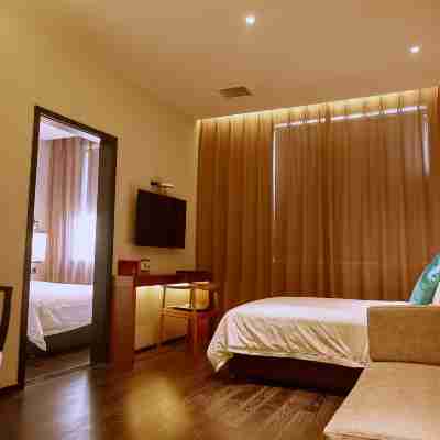 Jinshan International Hotel Rooms