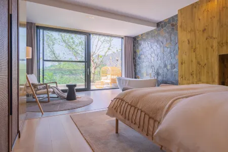 Hehe Yuanxiang Hotle Отели рядом с достопримечательностью «CPC Tongliang County Committee Party School»